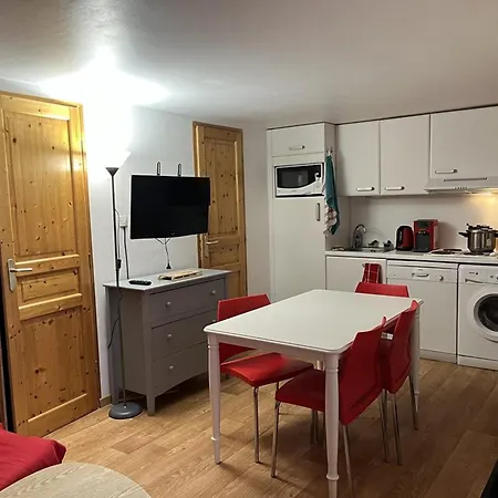 Au Lioran Avec Terrasse Et Parking - Fr-1-787-125 Apartamento