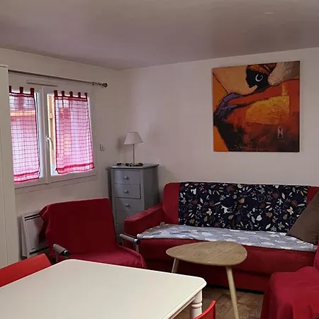 Au Lioran Avec Terrasse Et Parking - Fr-1-787-125 * Laveissière